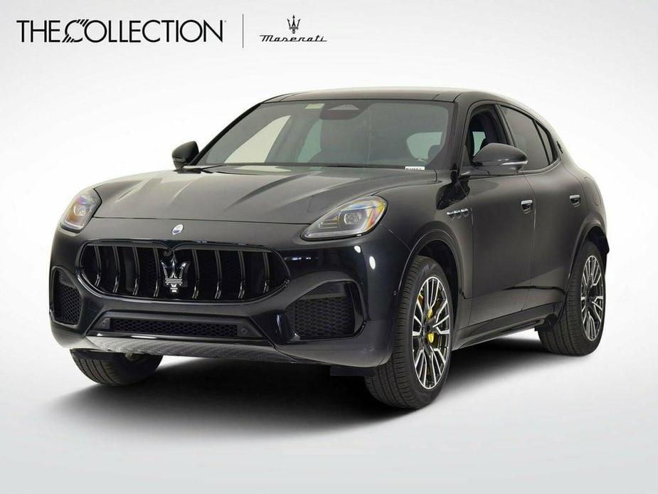 new 2023 Maserati Grecale car