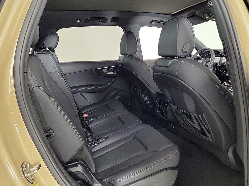 new 2025 Audi Q7 car, priced at $70,300