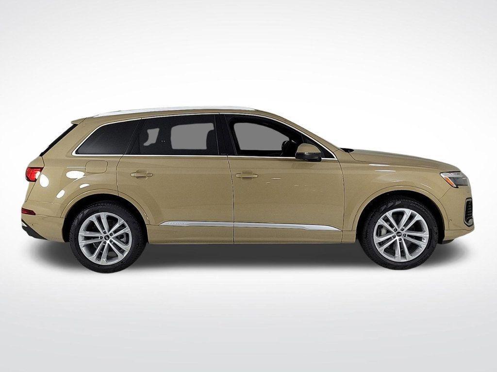 new 2025 Audi Q7 car, priced at $75,800