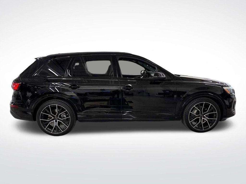 new 2025 Audi Q7 car, priced at $74,805