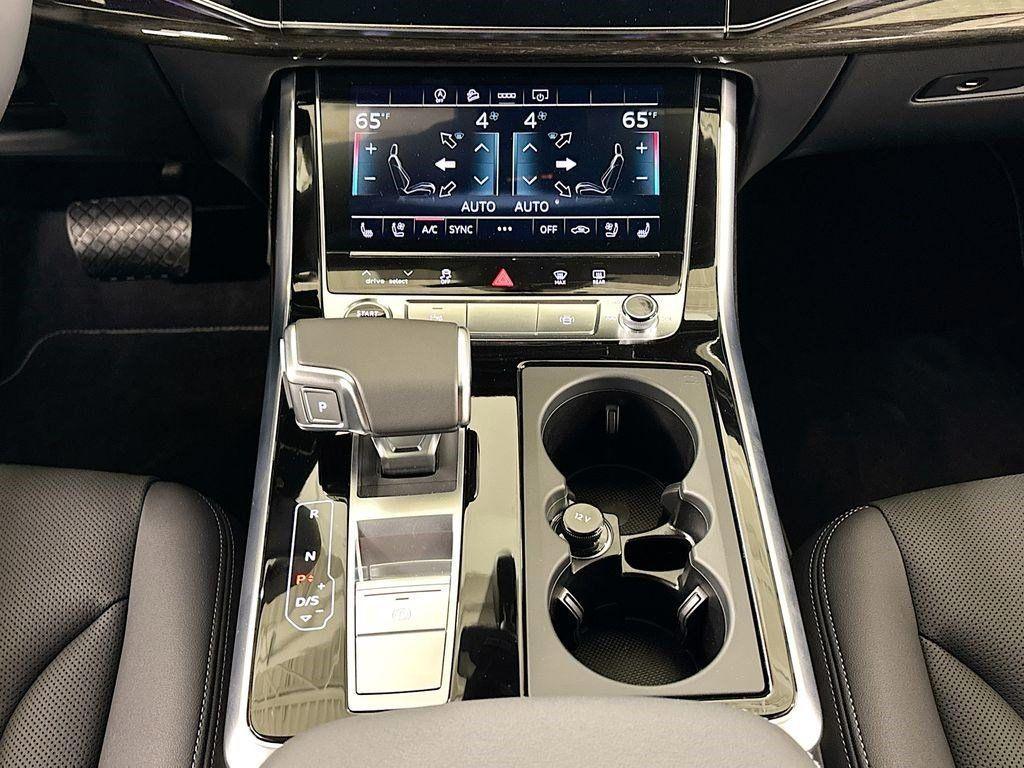 new 2025 Audi Q7 car, priced at $74,805