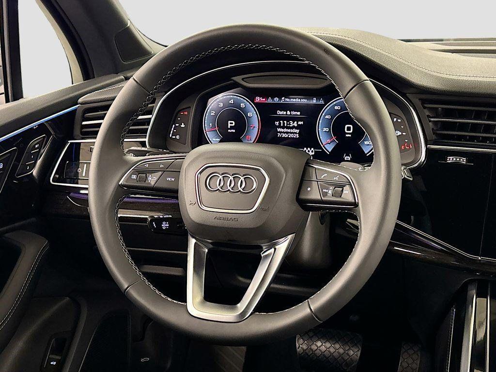 new 2025 Audi Q7 car, priced at $74,805