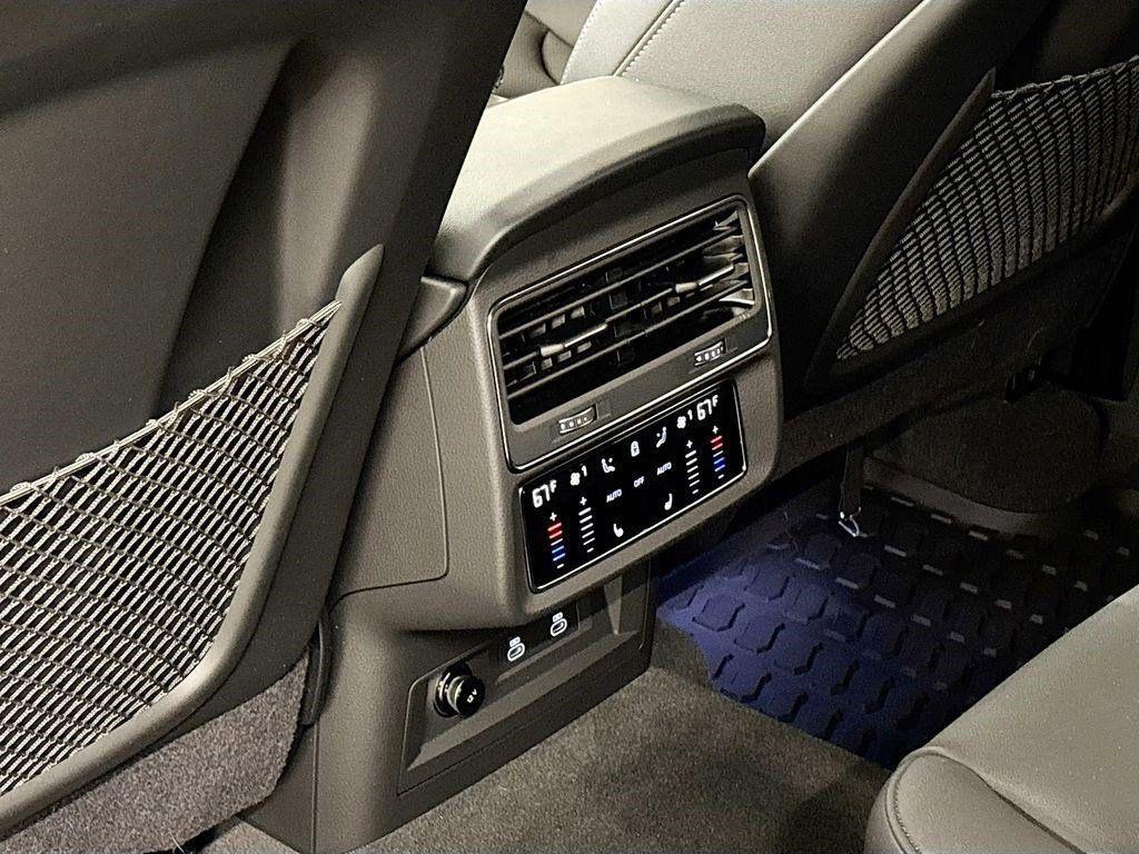 new 2025 Audi Q7 car, priced at $74,805