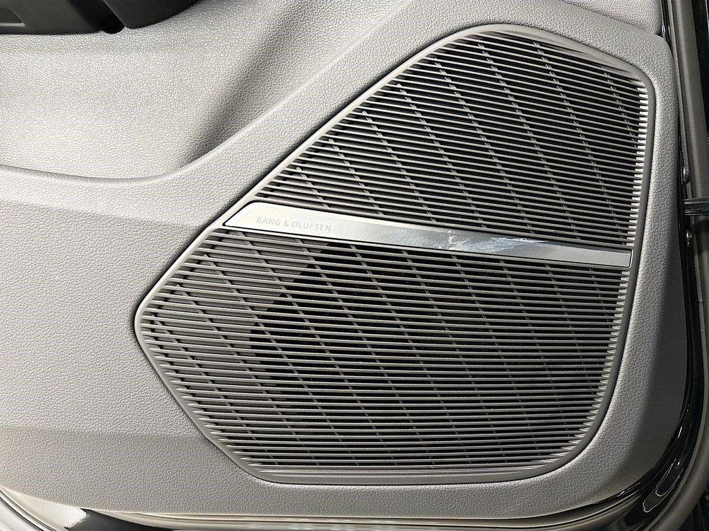 new 2025 Audi Q7 car, priced at $74,805