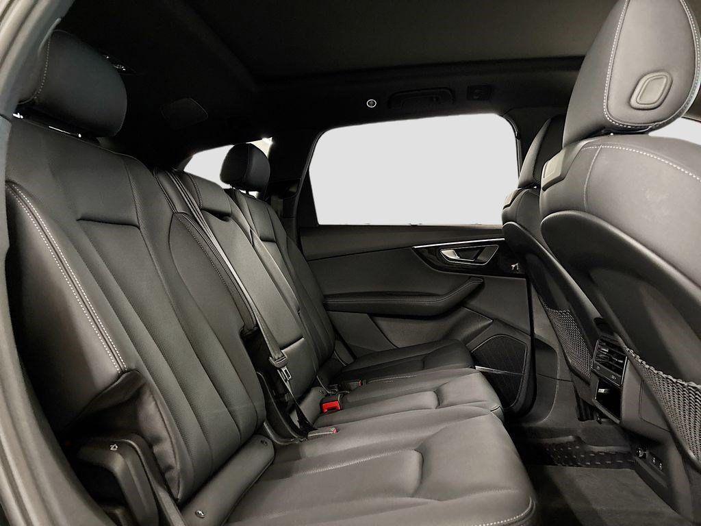 new 2025 Audi Q7 car, priced at $74,805