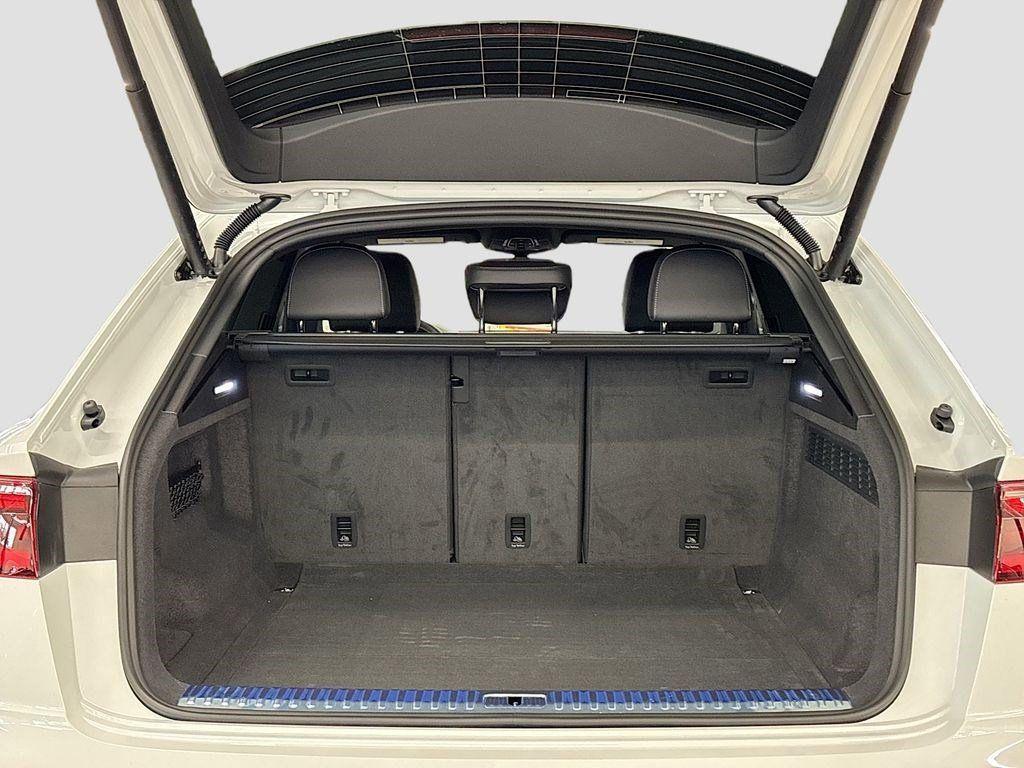 new 2025 Audi Q8 car, priced at $78,115