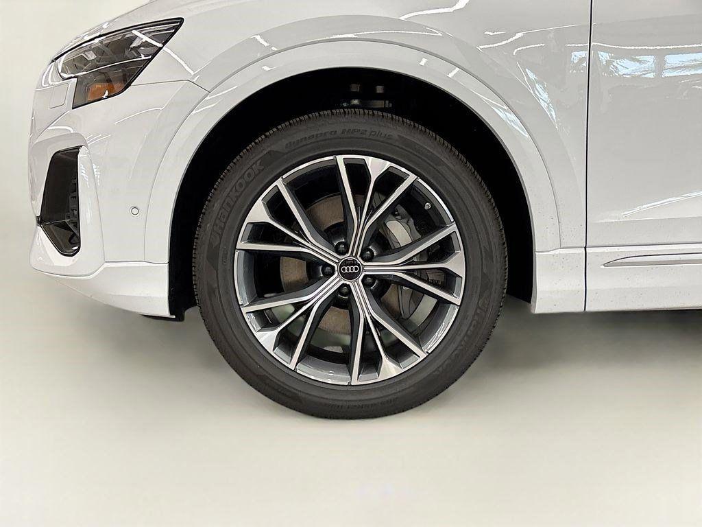 new 2025 Audi Q8 car, priced at $78,115