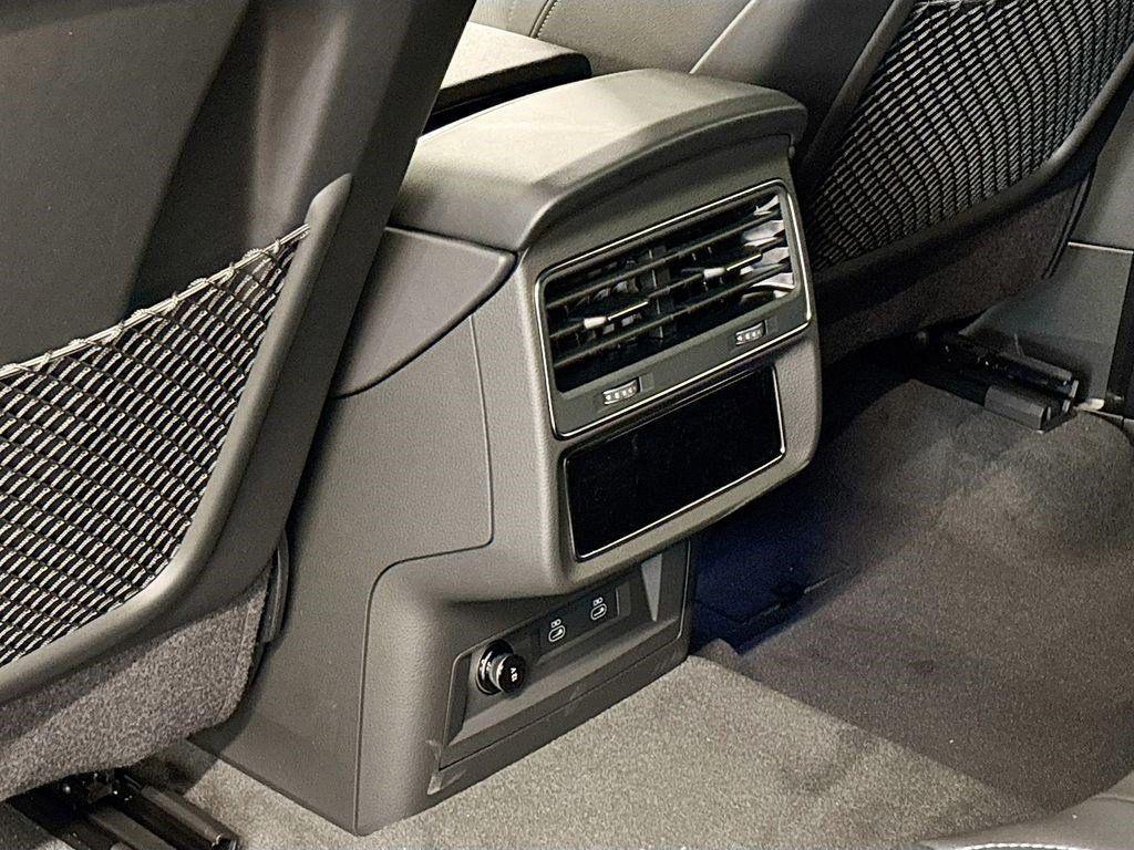 new 2025 Audi Q8 car, priced at $78,115