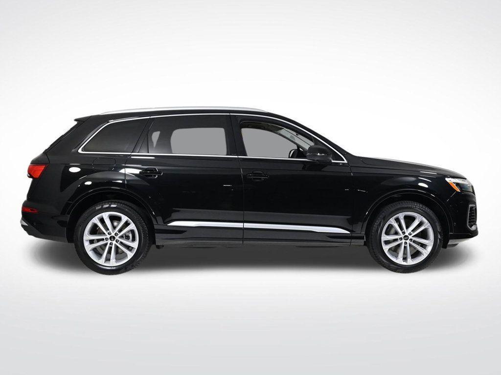 new 2025 Audi Q7 car, priced at $72,600