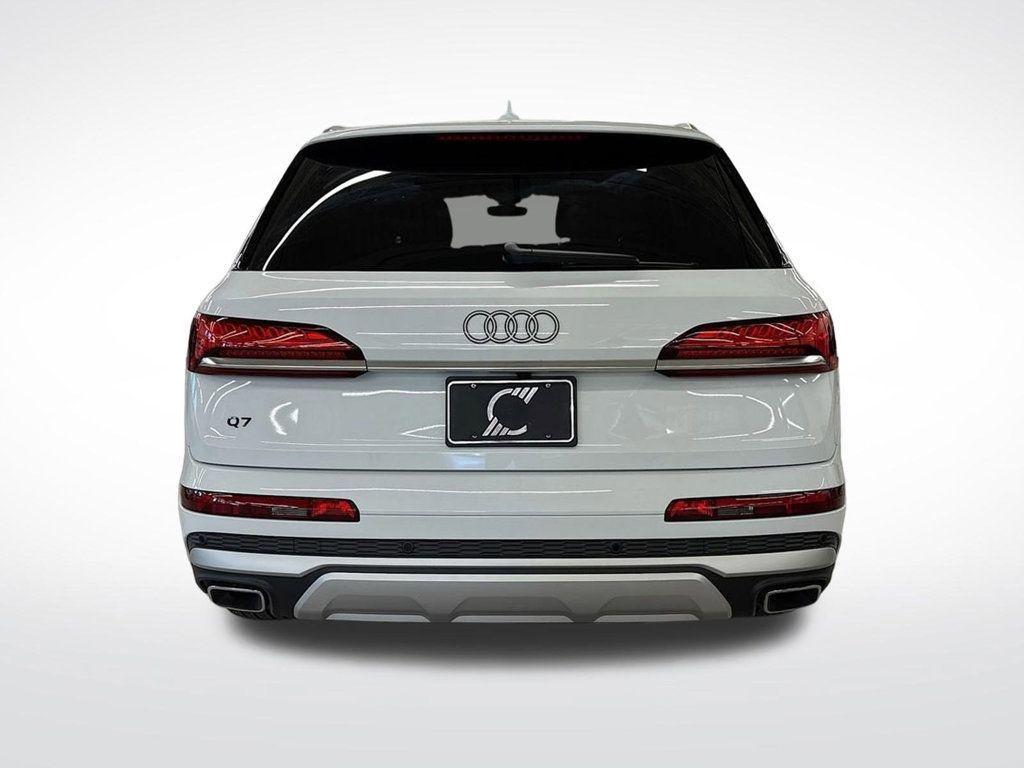 new 2025 Audi Q7 car, priced at $68,220