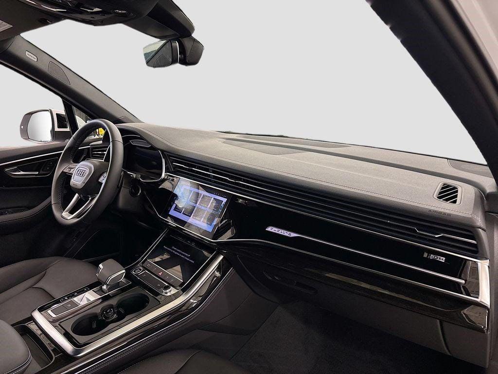 new 2025 Audi Q7 car, priced at $68,220