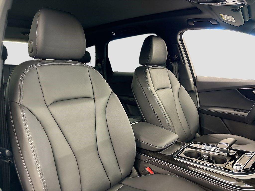new 2025 Audi Q7 car, priced at $68,220