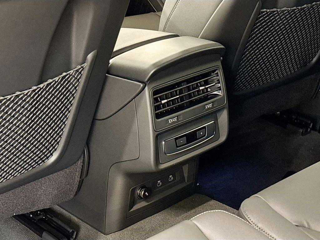 new 2025 Audi Q7 car, priced at $68,220