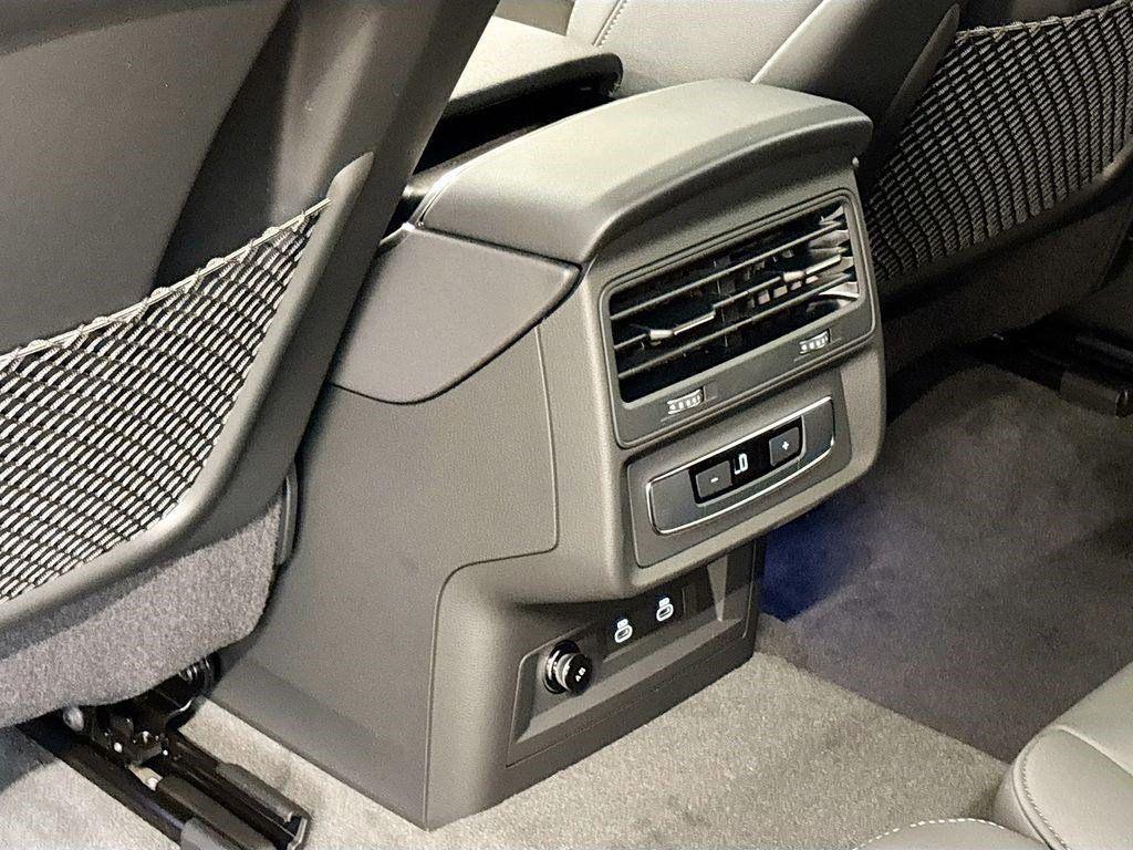 new 2025 Audi Q7 car, priced at $65,800