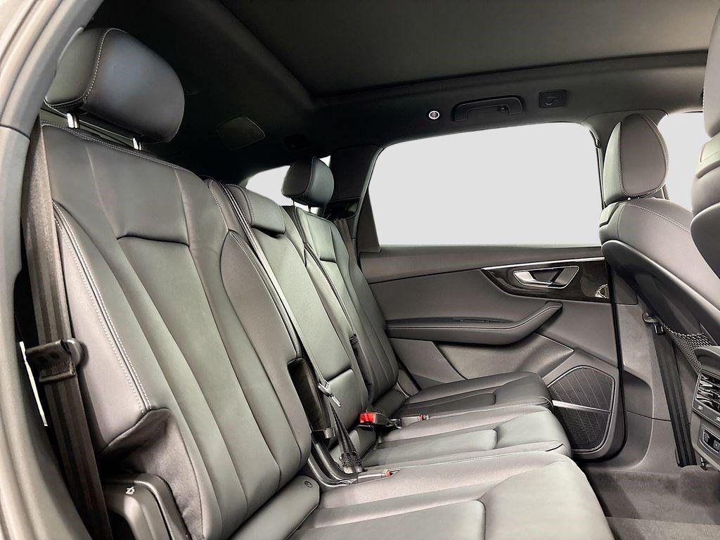 new 2025 Audi Q7 car, priced at $65,800