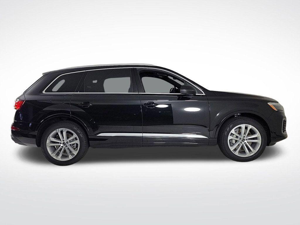 new 2025 Audi Q7 car, priced at $65,750