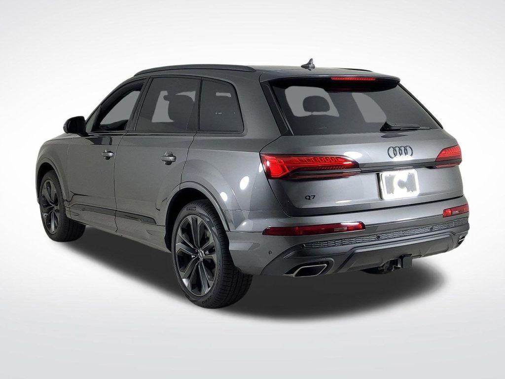 new 2025 Audi Q7 car, priced at $77,605