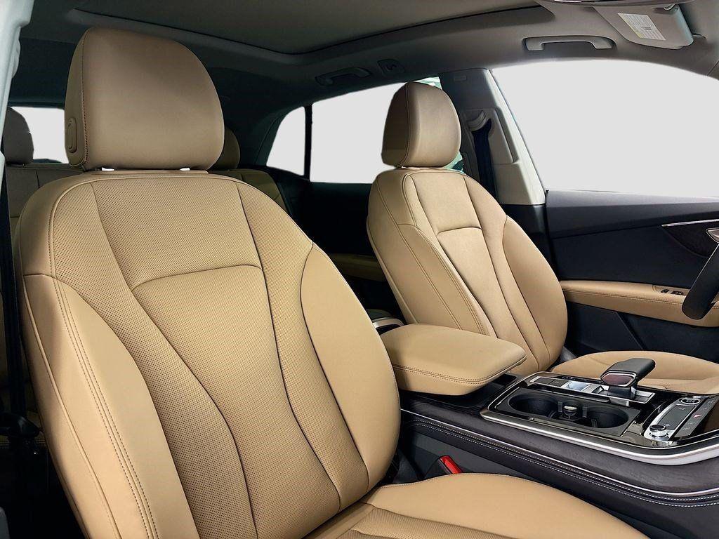new 2025 Audi Q8 car, priced at $78,115