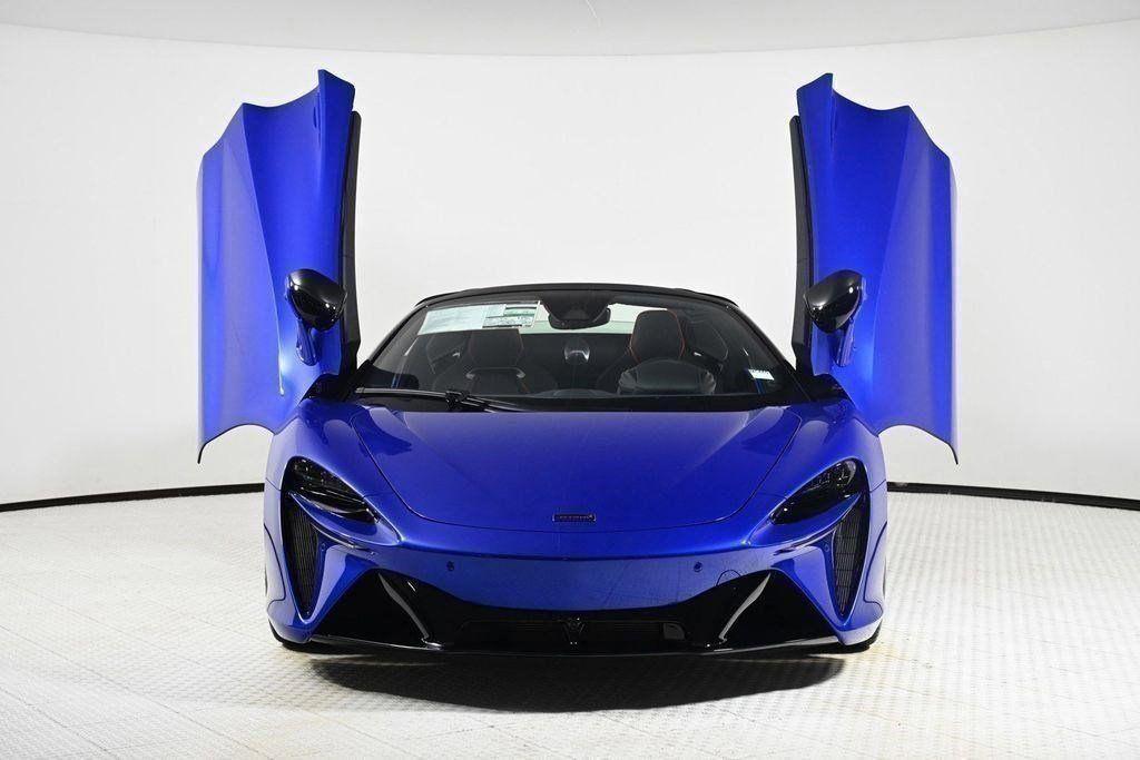 new 2025 McLaren Artura car, priced at $339,668
