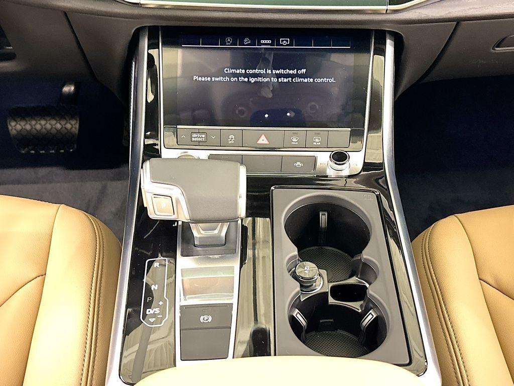 new 2025 Audi Q7 car, priced at $66,920