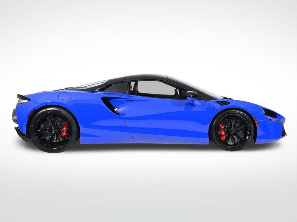 new 2025 McLaren Artura car, priced at $328,718