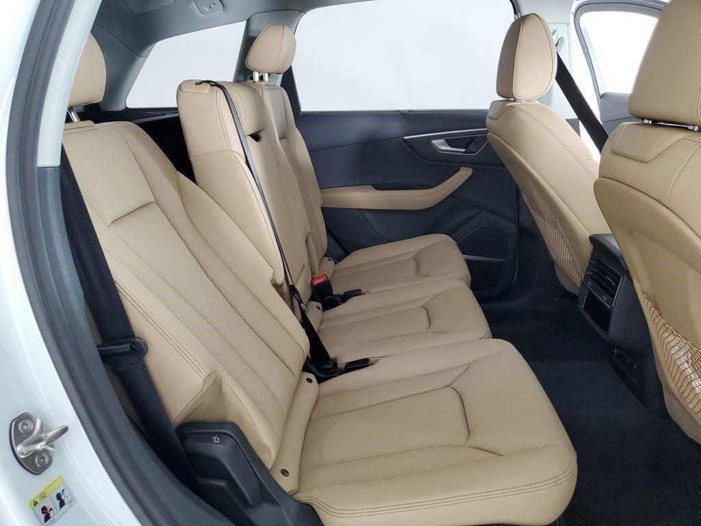 new 2025 Audi Q7 car, priced at $72,250