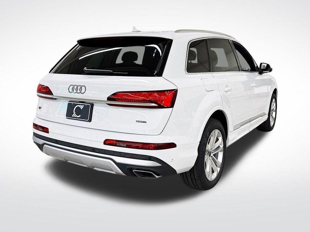 new 2025 Audi Q7 car, priced at $68,600