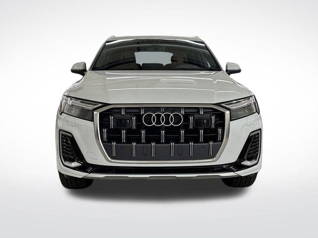 new 2025 Audi Q7 car, priced at $68,600