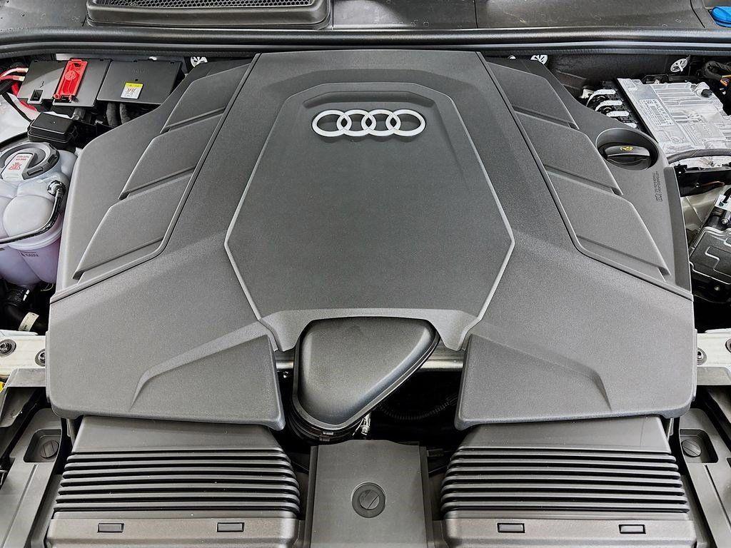 new 2025 Audi Q7 car, priced at $68,600
