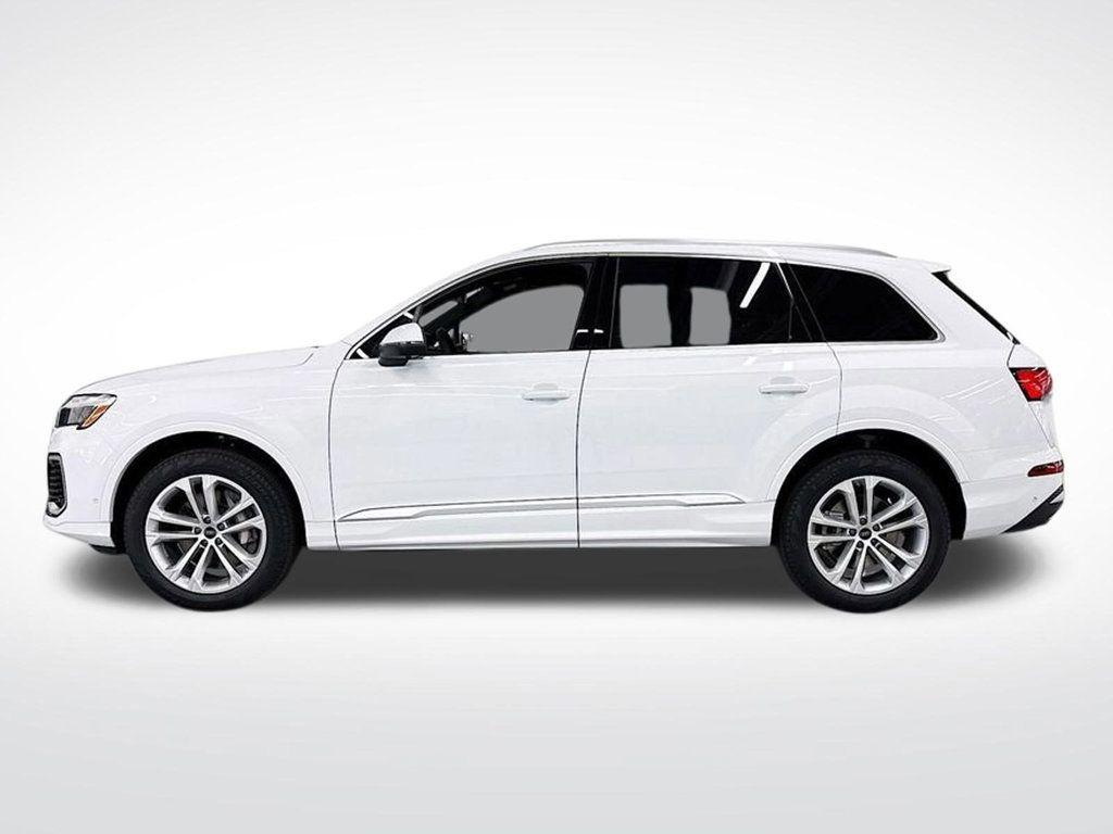 new 2025 Audi Q7 car, priced at $68,600