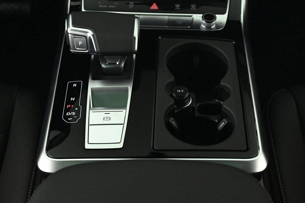 new 2025 Audi Q7 car, priced at $70,705