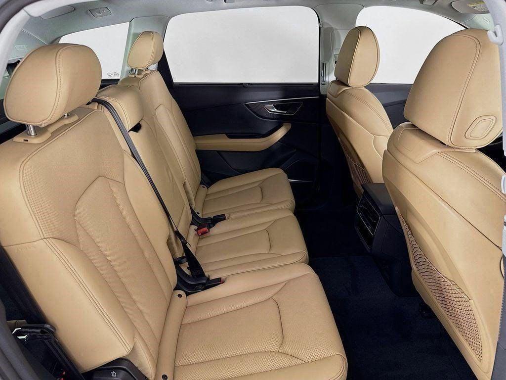 new 2025 Audi Q7 car, priced at $78,250
