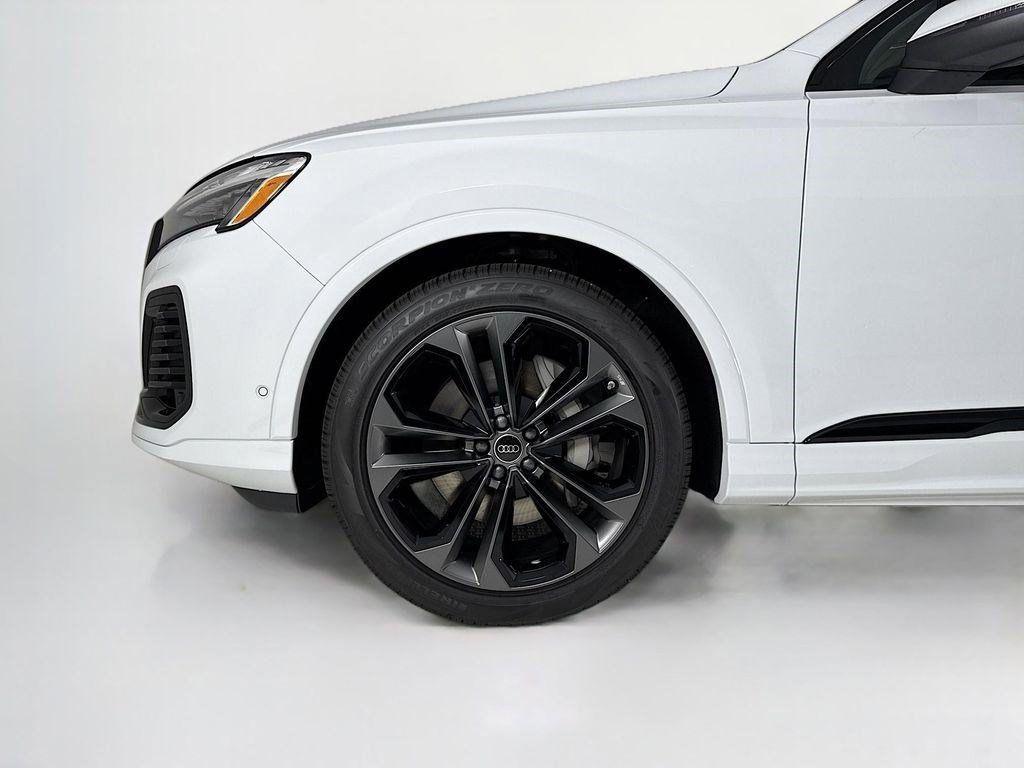 new 2025 Audi Q7 car, priced at $80,750