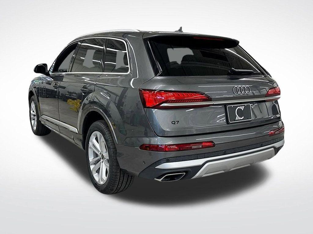 new 2025 Audi Q7 car, priced at $70,520