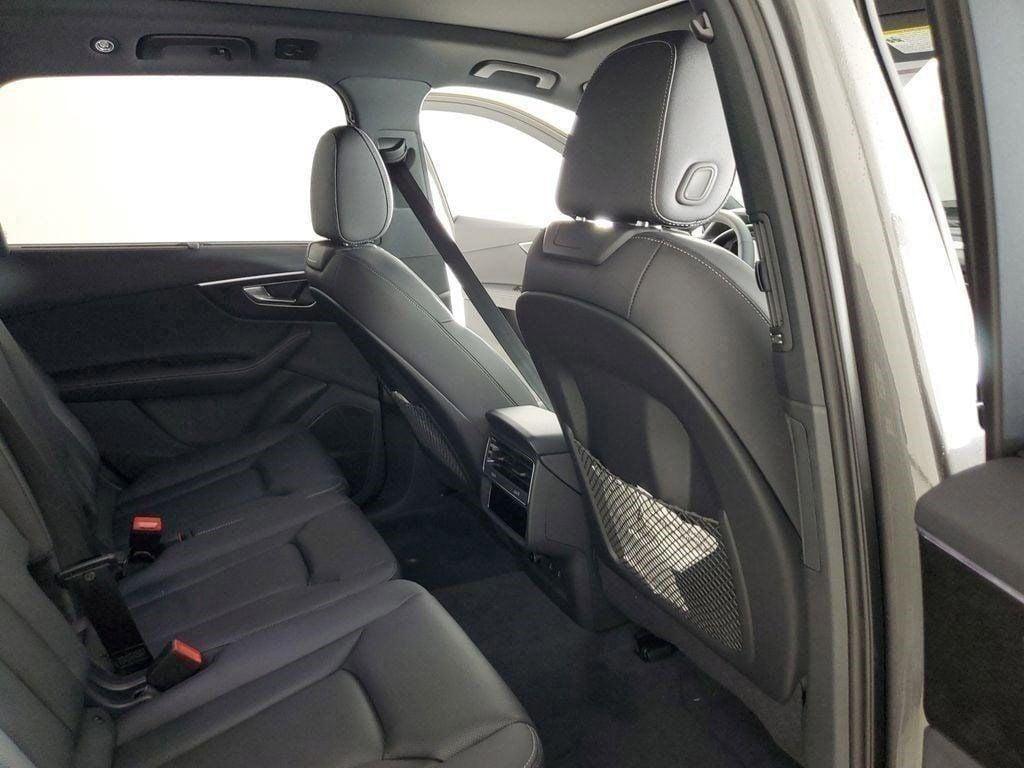 new 2025 Audi Q7 car, priced at $73,540