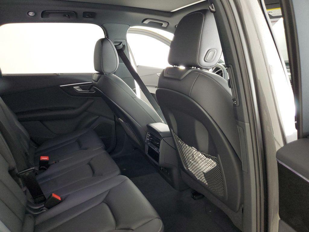 new 2025 Audi Q7 car, priced at $79,040