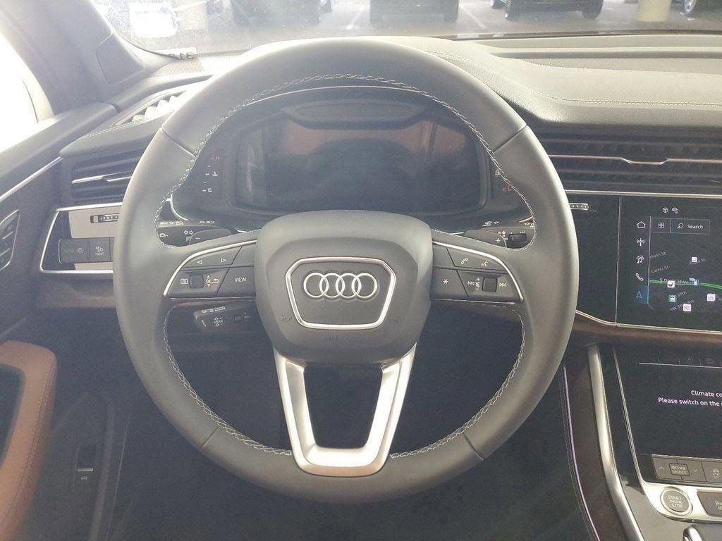 new 2025 Audi Q7 car, priced at $69,200