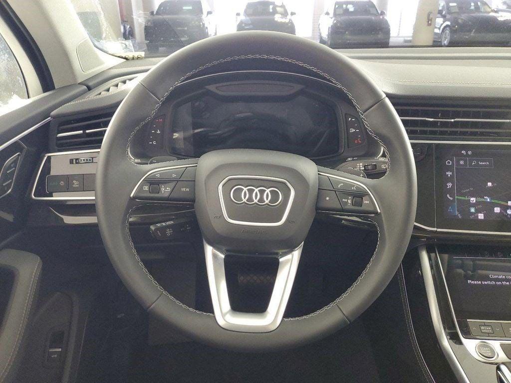 new 2025 Audi Q7 car, priced at $70,150