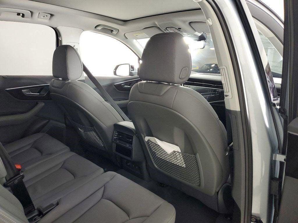 new 2025 Audi Q7 car, priced at $71,500