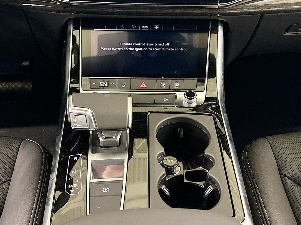 new 2025 Audi Q7 car, priced at $70,520