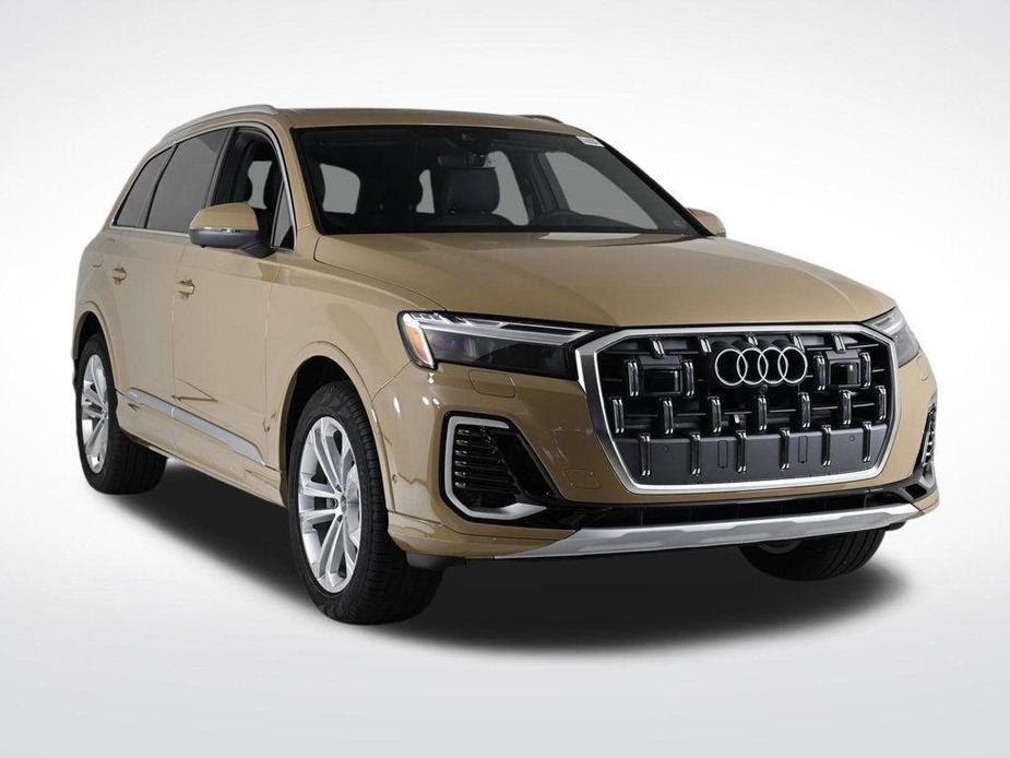 new 2025 Audi Q7 car, priced at $75,700