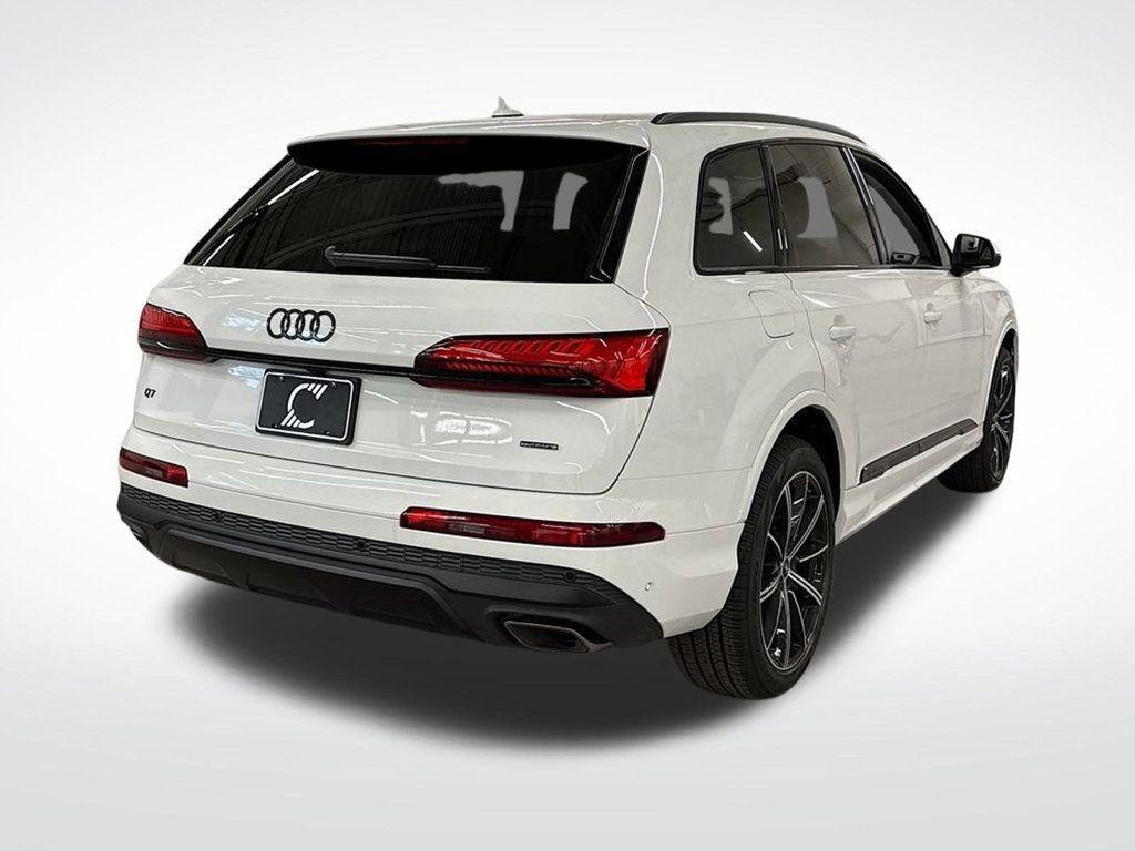 new 2025 Audi Q7 car, priced at $69,695