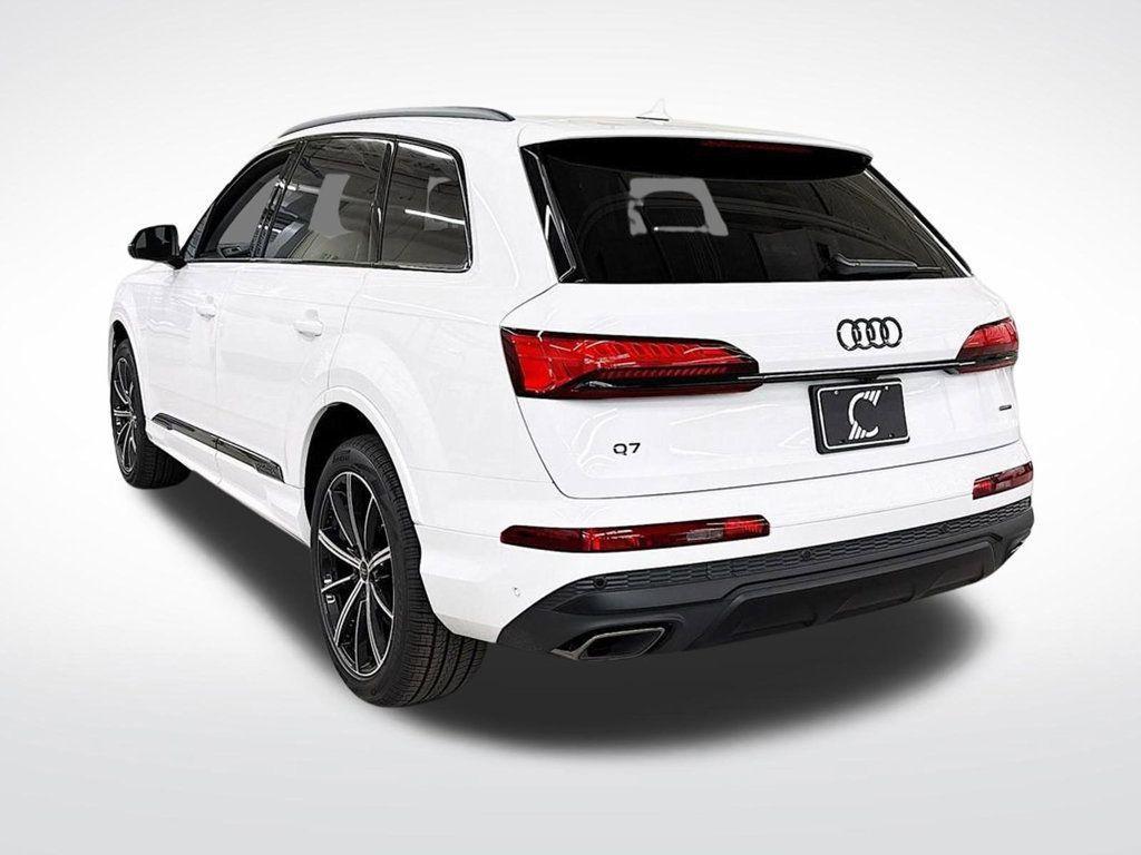 new 2025 Audi Q7 car, priced at $69,695