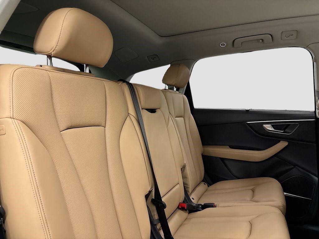 new 2025 Audi Q7 car, priced at $69,695
