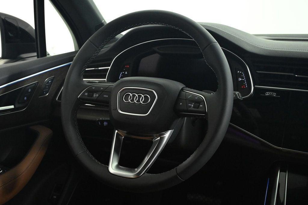 new 2025 Audi Q7 car, priced at $70,700