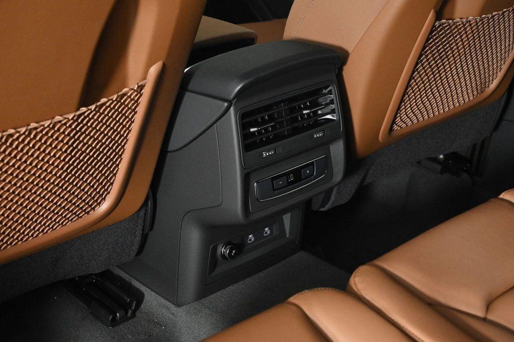 new 2025 Audi Q7 car, priced at $70,700