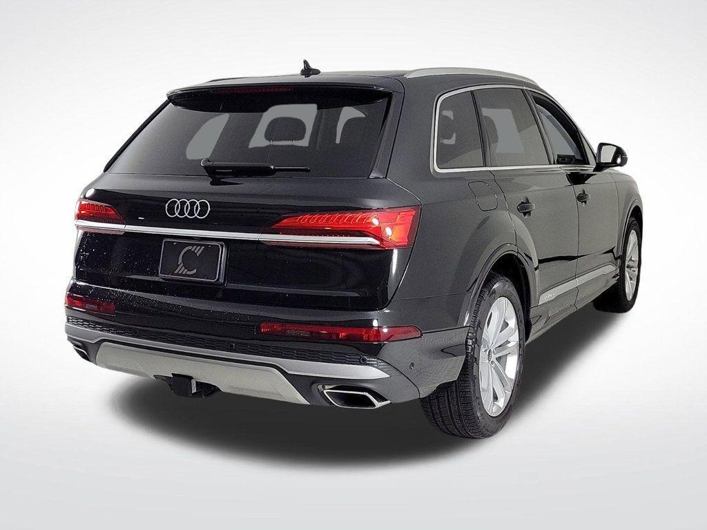 new 2025 Audi Q7 car, priced at $75,655