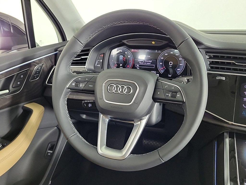 new 2025 Audi Q7 car, priced at $75,655