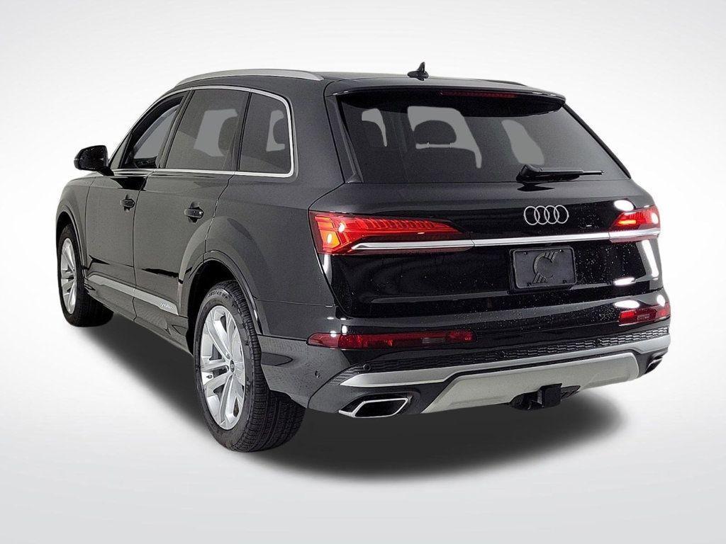 new 2025 Audi Q7 car, priced at $75,655