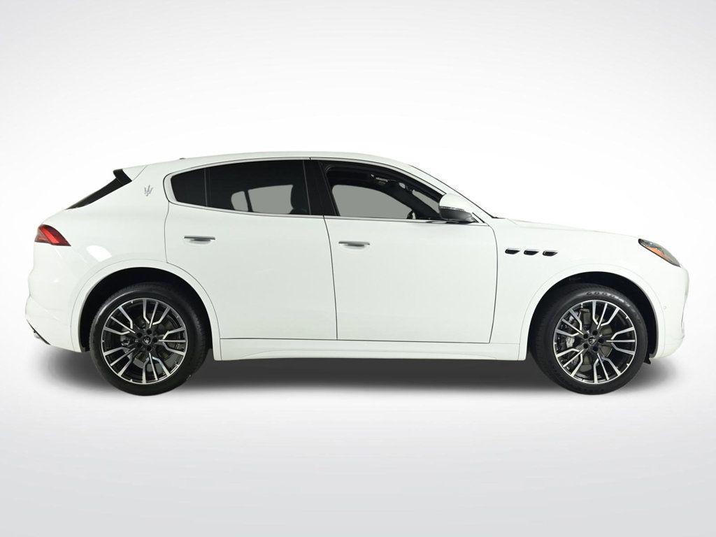 new 2025 Maserati Grecale car, priced at $83,695